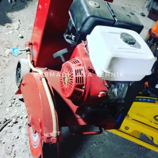 pemotong beton