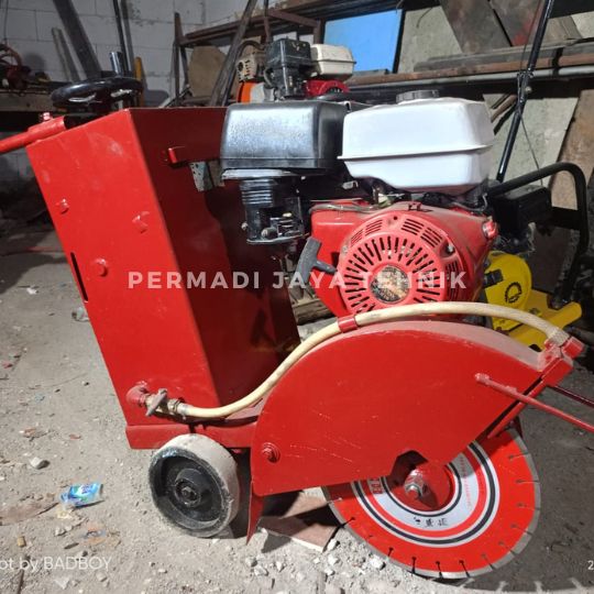 pemotong beton